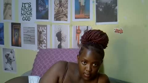 mini_karee online show from 04/09/26, 11:59