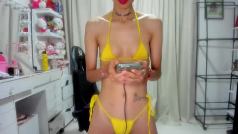 Loly online show from 12/04/25, 08:28