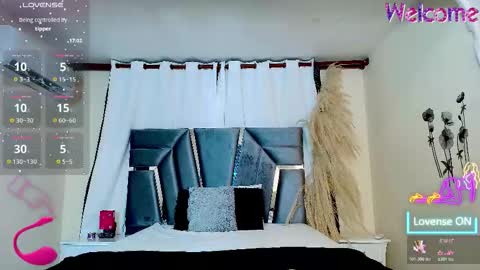 minilove_01 online show from 02/16/26, 12:01