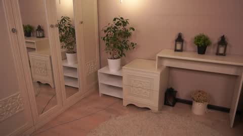 Mira online show from 11/06/25, 04:52