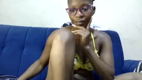 Snapshot of minlavine chatting on 02/16/26, 10:00 minlavine online show from 02/16/26, 10:00