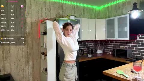 Snapshot of minmee chatting on 02/02/26, 04:17 Asti online show from 02/02/26, 04:17