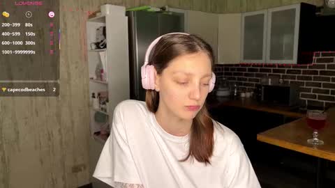 Snapshot of minmee chatting on 02/10/26, 04:11 Asti online show from 02/10/26, 04:11