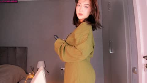 minnie_jin online show from 12/22/24, 02:16