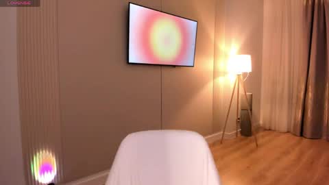 minnie_jin online show from 04/15/26, 01:51