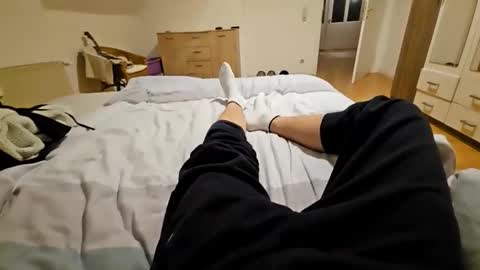 Snapshot of minongi chatting on 12/18/25, 07:20 Jesse J. online show from 12/18/25, 07:20