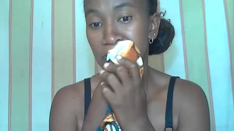 minouch211907 online show from 02/20/25, 07:55