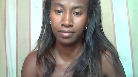 minouch211907 online show from 03/11/25, 11:44