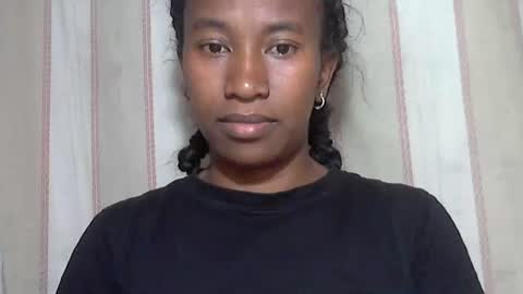 minouch211907 online show from 11/11/25, 06:13