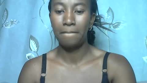 minouch211907 online show from 04/19/26, 01:32