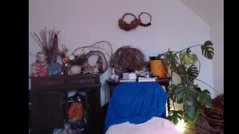 Snapshot of minthe chatting on 02/23/26, 02:47 minthe online show from 02/23/26, 02:47