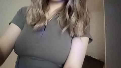 Snapshot of mira_doll chatting on 01/06/26, 04:05 Mira doll online show from 01/06/26, 04:05