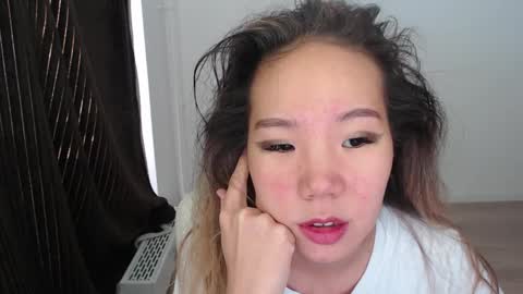 mira_g online show from 10/22/25, 01:11