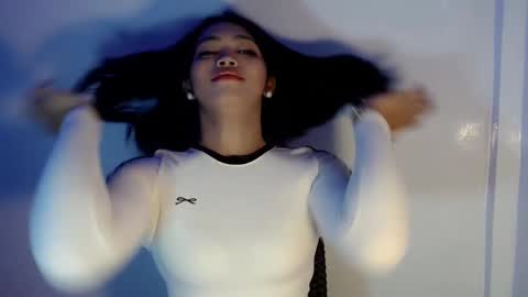 Mira Bella online show from 12/21/24, 11:45