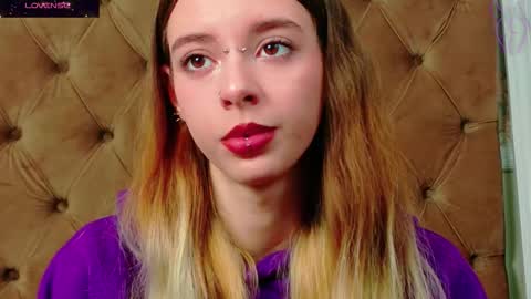 mira_lynxx online show from 12/04/25, 05:17