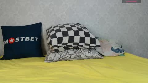 Snapshot of mira_one_ chatting on 12/29/24, 10:45 mira_one_ online show from 12/29/24, 10:45