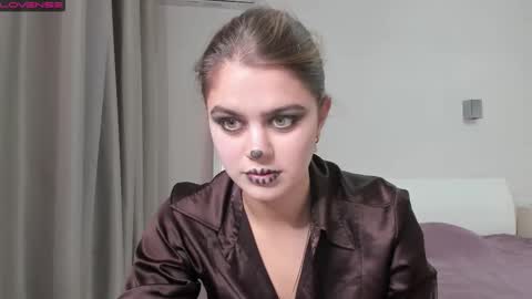 Mira online show from 10/31/25, 10:00