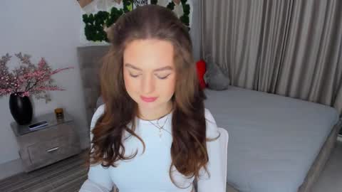 Emma online show from 02/08/25, 04:36