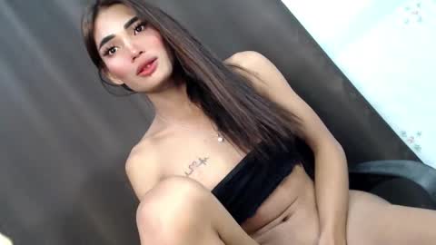 Snapshot of miraclegirl23 chatting on 01/18/25, 08:40 Zoey online show from 01/18/25, 08:40