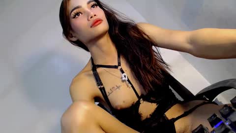 Snapshot of miraclegirl23 chatting on 02/03/25, 11:47 Zoey online show from 02/03/25, 11:47