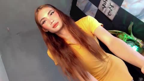 Snapshot of miraclegirl23 chatting on 10/18/25, 03:13 Zoey online show from 10/18/25, 03:13