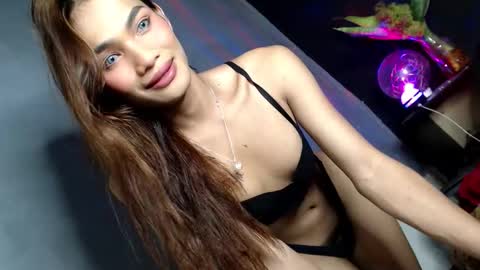 Snapshot of miraclegirl23 chatting on 11/27/25, 06:59 Zoey online show from 11/27/25, 06:59