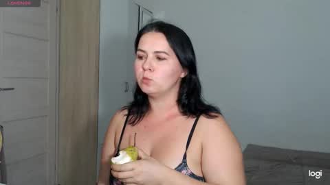 Snapshot of miradiaz chatting on 09/15/25, 04:07 Meera online show from 09/15/25, 04:07