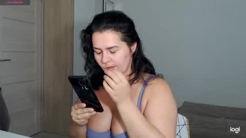 Snapshot of miradiaz chatting on 09/16/25, 10:38 Meera online show from 09/16/25, 10:38