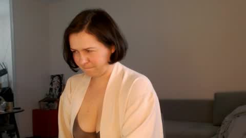 Meera online show from 04/17/26, 03:04