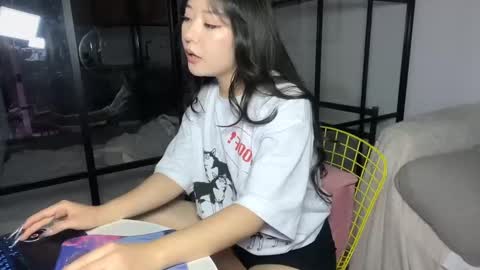 Snapshot of mirafloat chatting on 11/06/25, 11:22 mirafloat online show from 11/06/25, 11:22