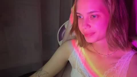 MiraLaPics online show from 06/19/26, 08:45