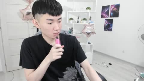              online show from 03/12/25, 02:30