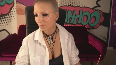 Snapshot of miramoon666 chatting on 09/20/25, 01:01 Mira online show from 09/20/25, 01:01