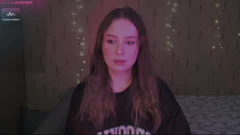 Kira online show from 02/08/25, 09:36