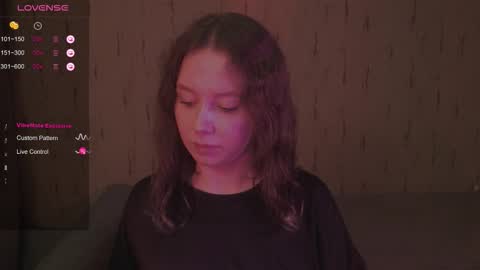 Kira online show from 09/17/25, 09:38