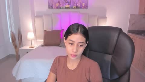 miranda_crawfor online show from 12/02/25, 11:48