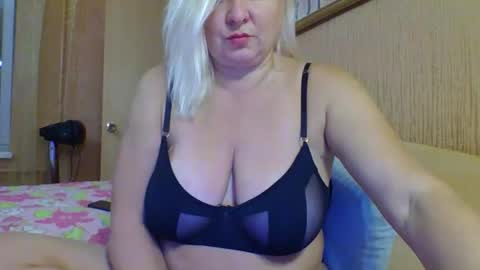 Snapshot of miranda_robinson chatting on 09/21/25, 03:35 Miranda online show from 09/21/25, 03:35