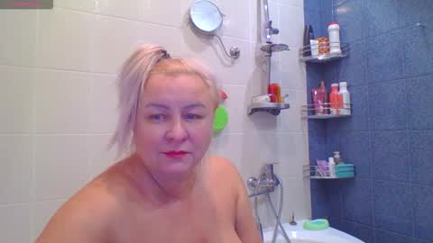 Snapshot of miranda_robinson chatting on 10/18/25, 03:24 Miranda online show from 10/18/25, 03:24