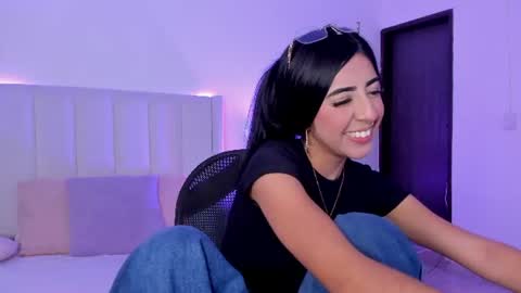 Snapshot of mirandaa_rogers chatting on 07/25/26, 07:11 Miranda Rogers online show from 07/25/26, 07:11