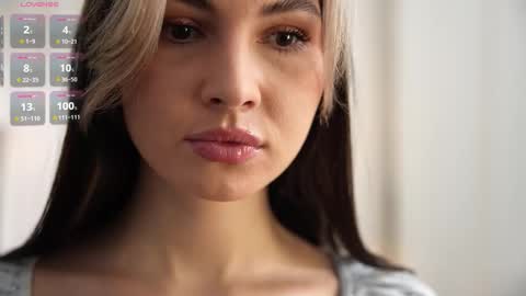 Snapshot of mirandabettman chatting on 10/26/25, 07:36 My name is Adele online show from 10/26/25, 07:36