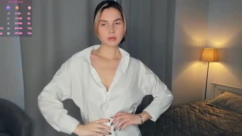 Snapshot of mirandabettman chatting on 12/16/25, 07:24 My name is Adele online show from 12/16/25, 07:24