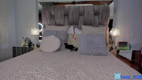 Snapshot of mirandacollins_ chatting on 05/16/26, 12:29 Miranda online show from 05/16/26, 12:29
