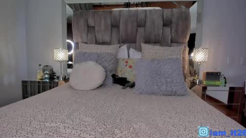Snapshot of mirandacollins_ chatting on 05/16/26, 12:51 Miranda online show from 05/16/26, 12:51