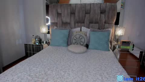 Snapshot of mirandacollins_ chatting on 05/20/26, 01:23 Miranda online show from 05/20/26, 01:23