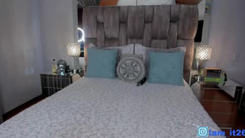 Snapshot of mirandacollins_ chatting on 05/21/26, 01:12 Miranda online show from 05/21/26, 01:12