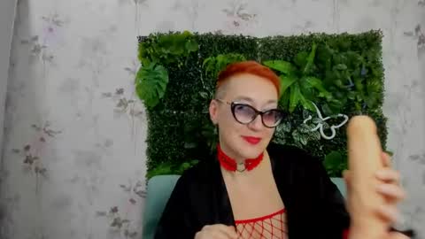 Snapshot of mirandagill chatting on 12/16/24, 12:06 mirandagill online show from 12/16/24, 12:06