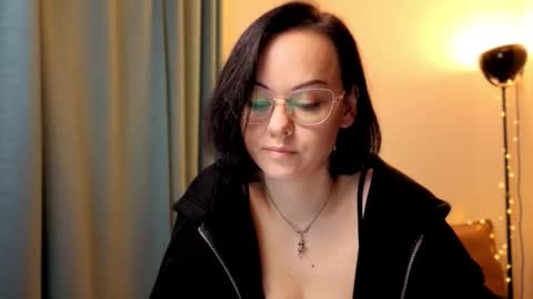 MiraSkyy online show from 11/05/25, 04:29