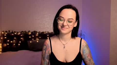 MiraSkyy online show from 12/15/25, 06:12