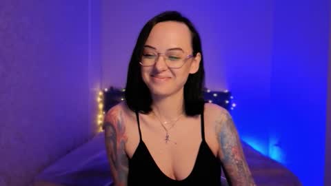 MiraSkyy online show from 03/19/26, 04:00