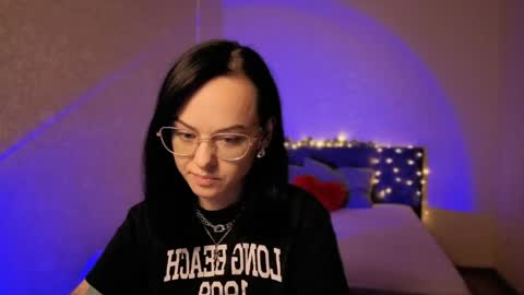 Snapshot of miraskyy chatting on 06/02/26, 06:43 MiraSkyy online show from 06/02/26, 06:43